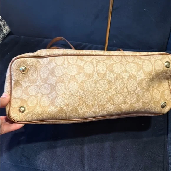 Coach Beige and Brown Signature Shoulder Bag - Picture 6 of 8